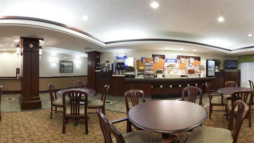 Comfort Inn & Suites Hutchinson Kültér fotó