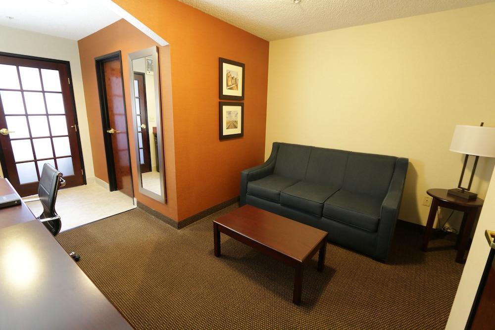 Comfort Inn & Suites Hutchinson Kültér fotó