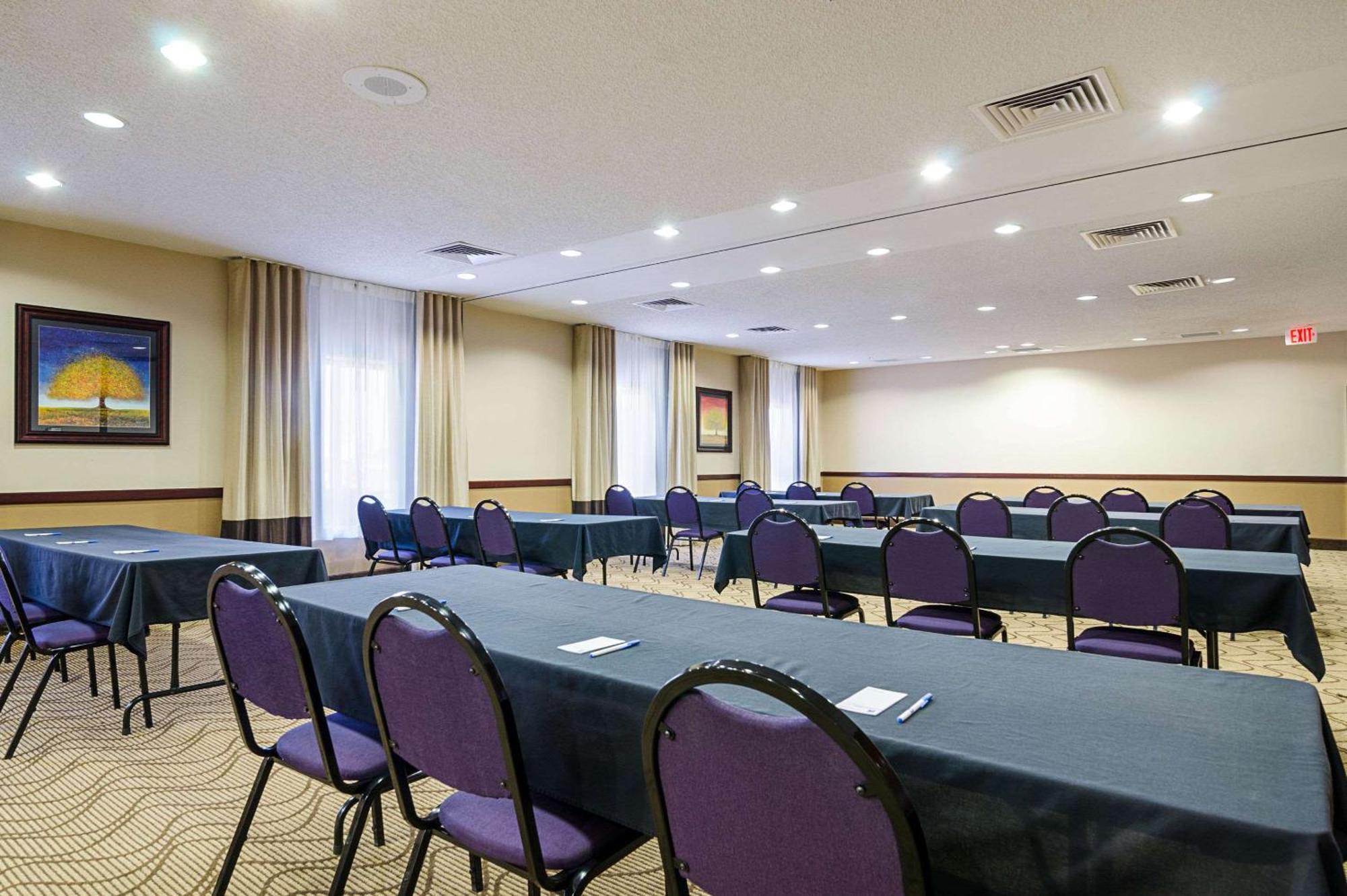 Comfort Inn & Suites Hutchinson Kültér fotó