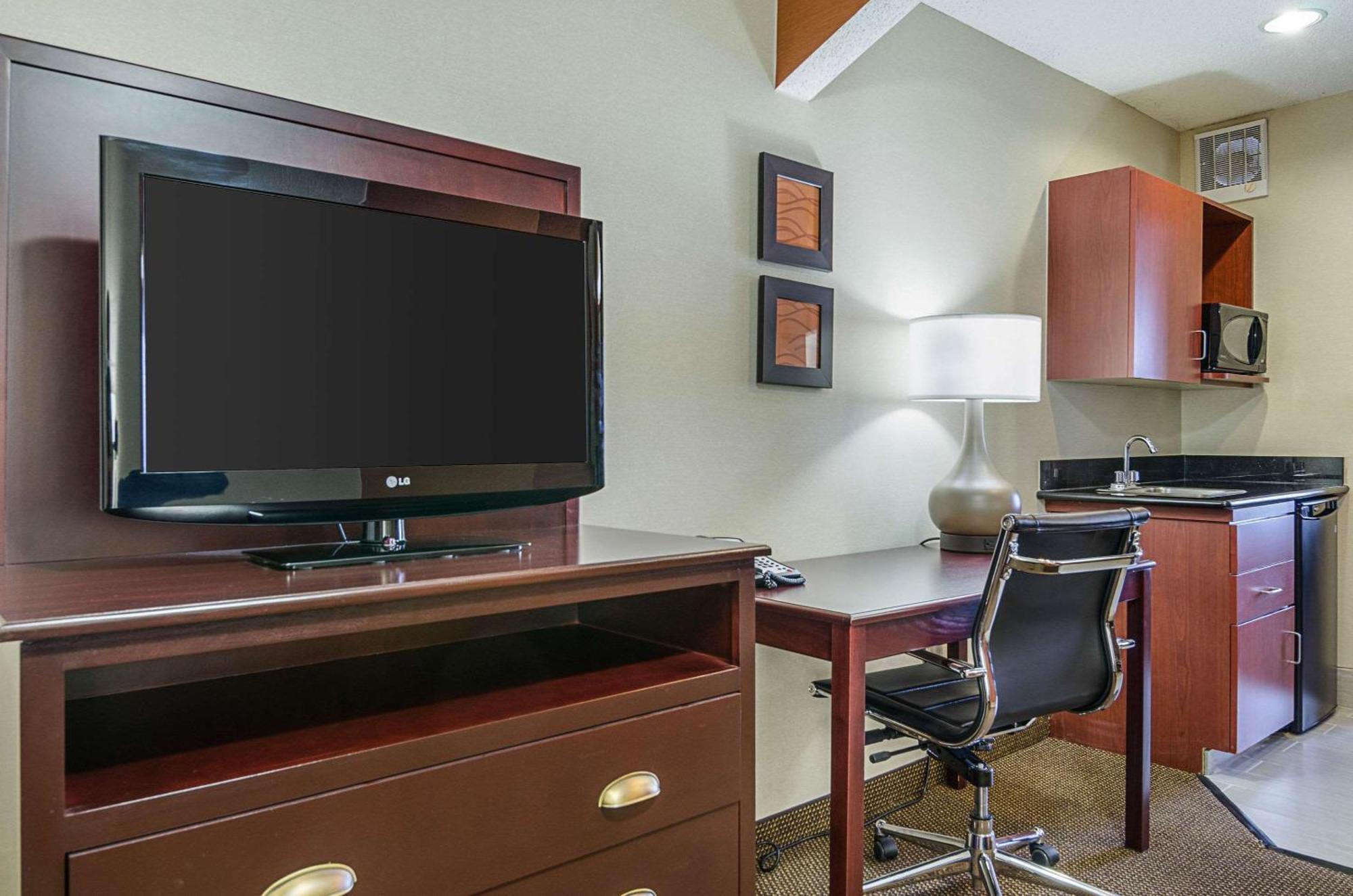 Comfort Inn & Suites Hutchinson Kültér fotó