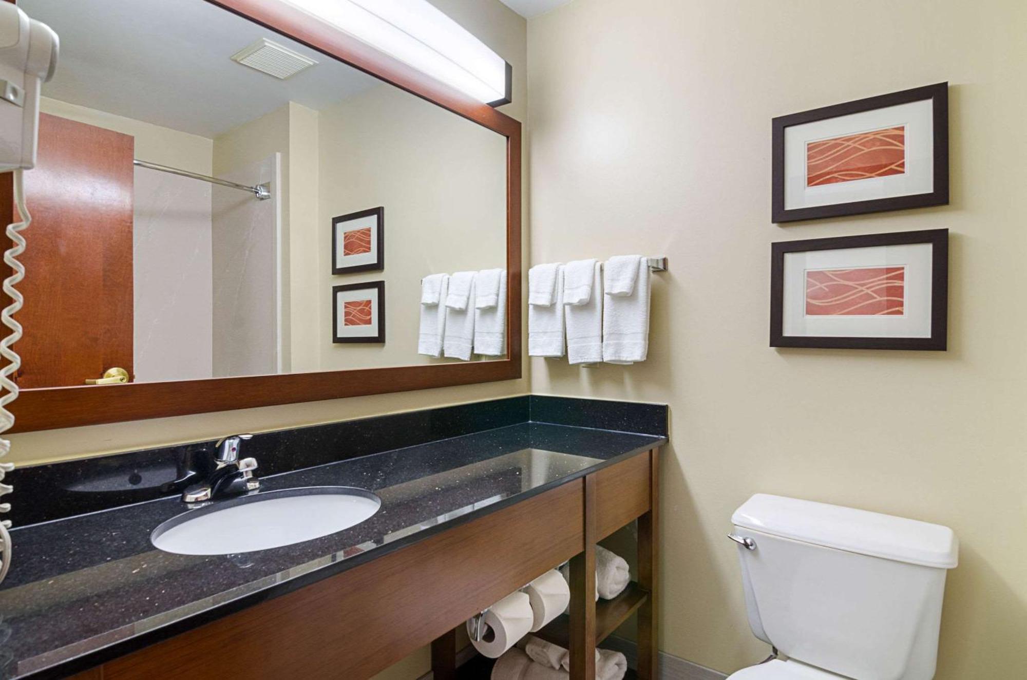 Comfort Inn & Suites Hutchinson Kültér fotó