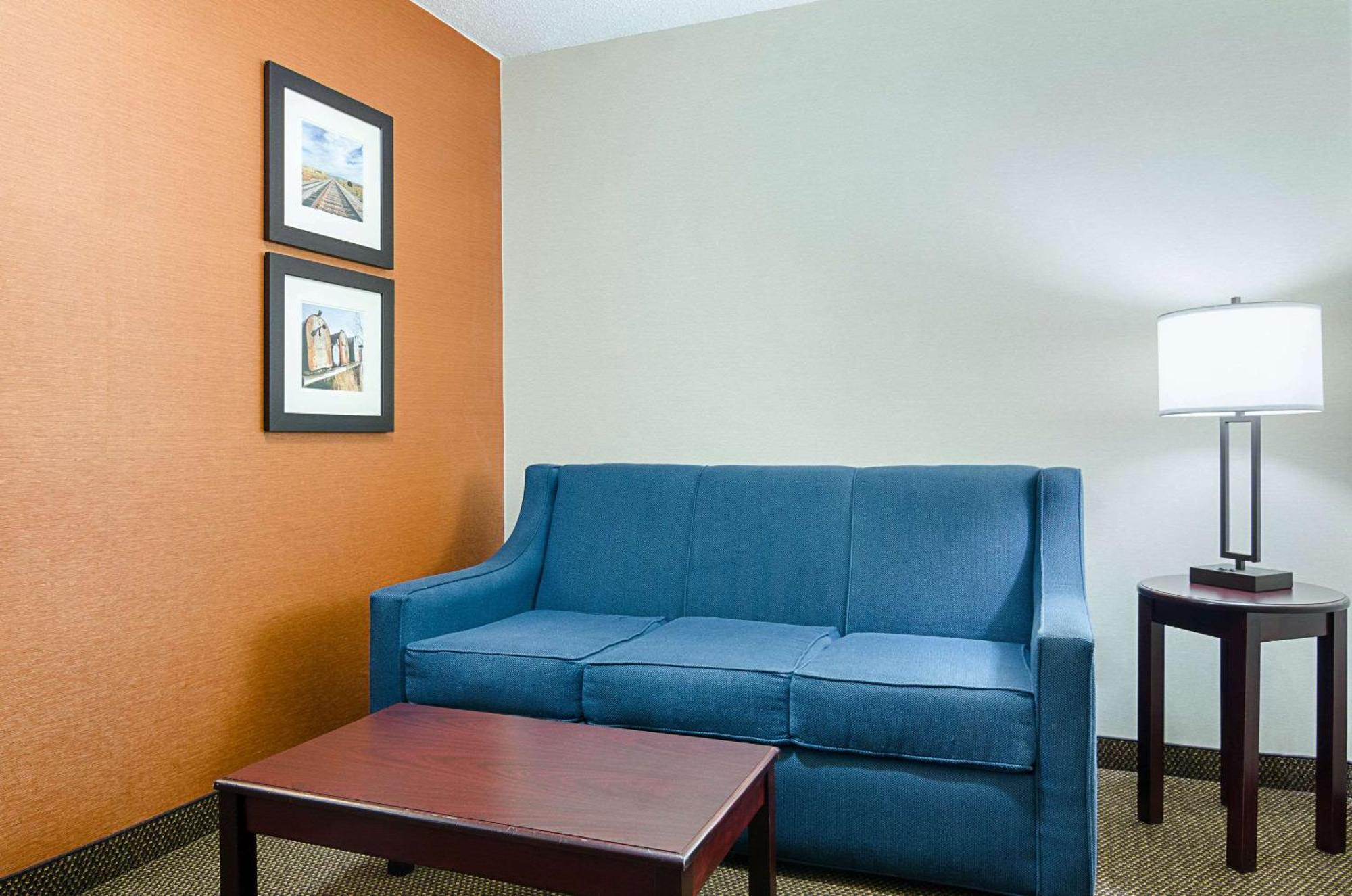 Comfort Inn & Suites Hutchinson Kültér fotó