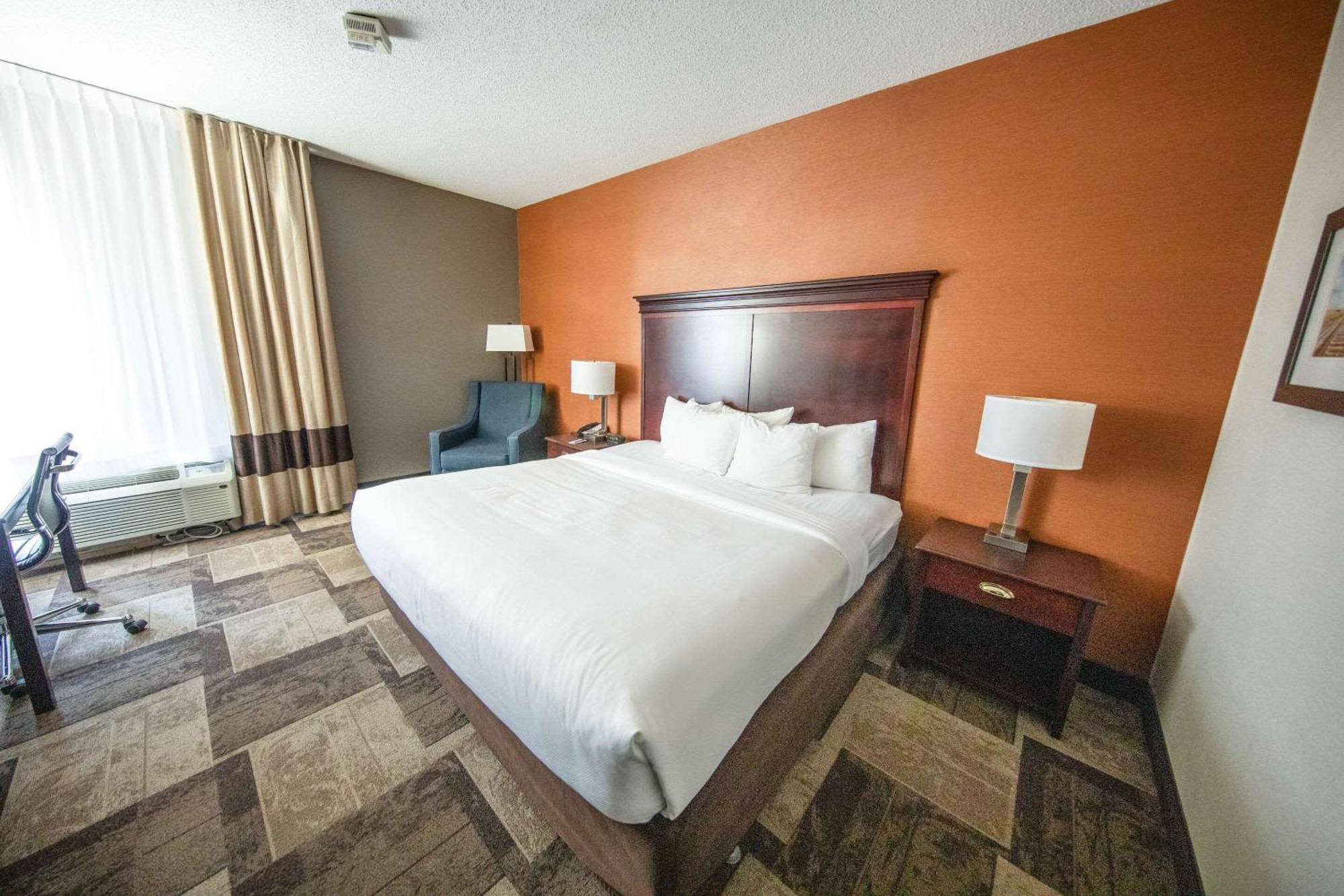 Comfort Inn & Suites Hutchinson Kültér fotó