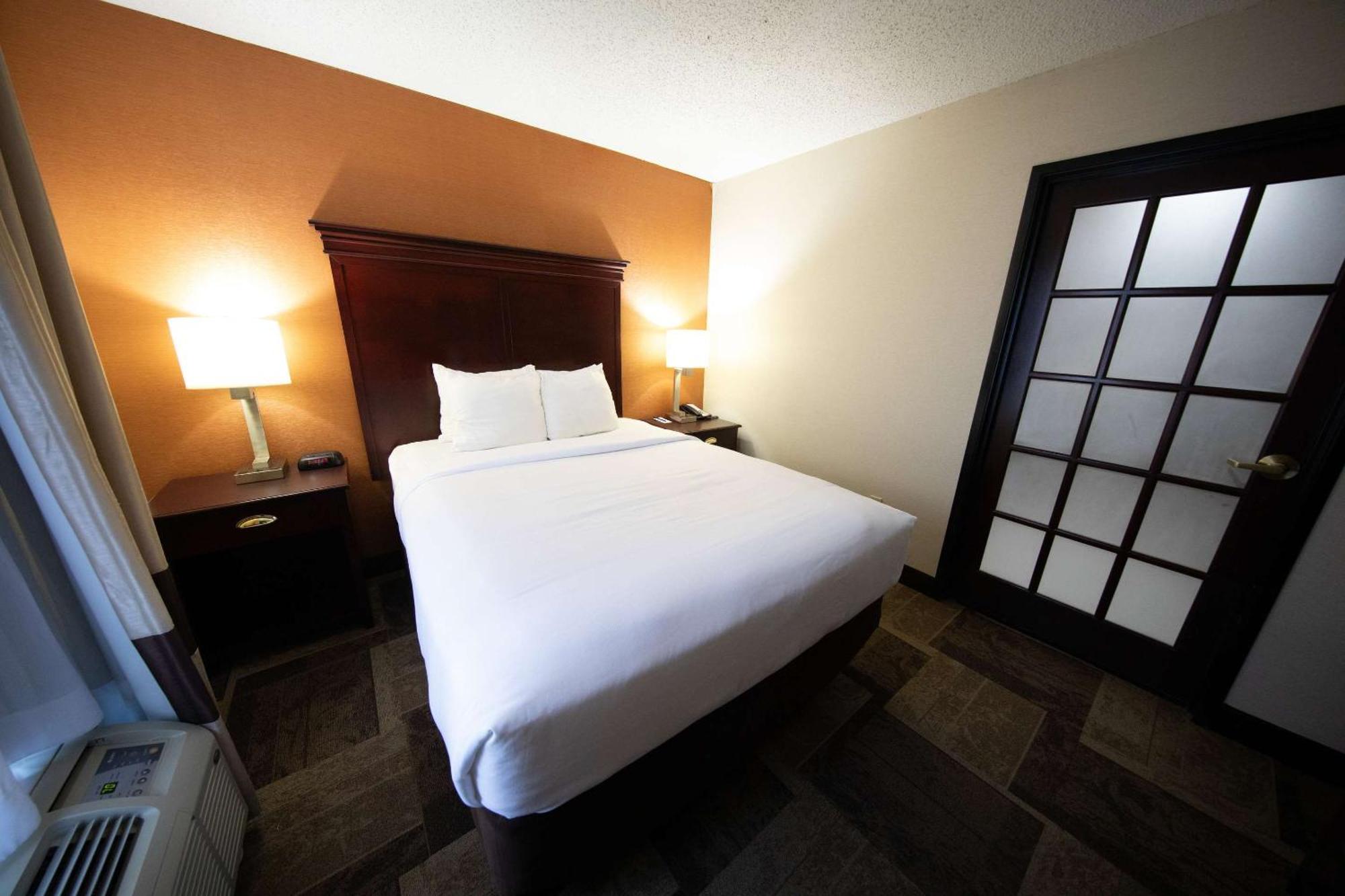 Comfort Inn & Suites Hutchinson Kültér fotó
