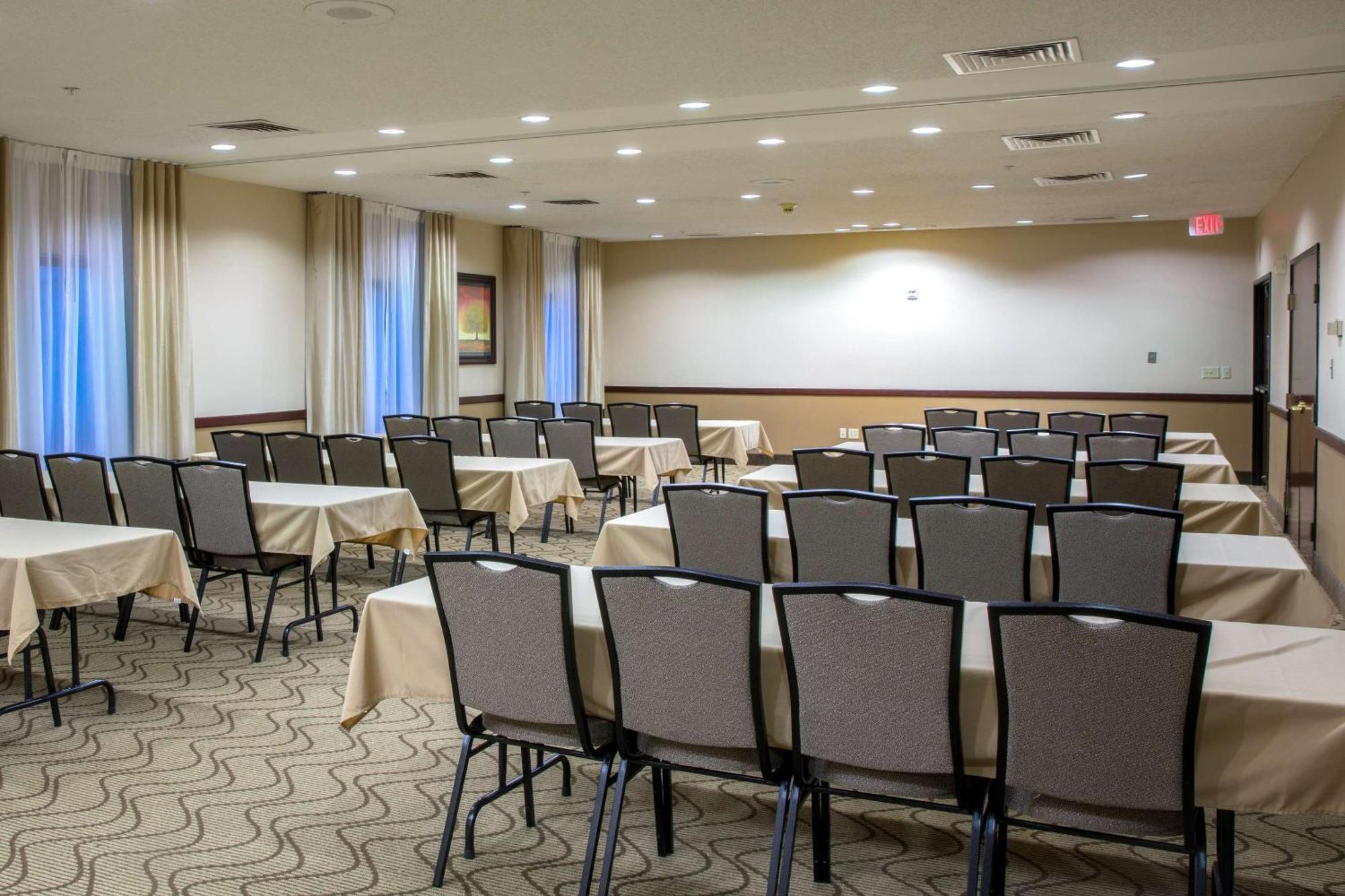 Comfort Inn & Suites Hutchinson Kültér fotó