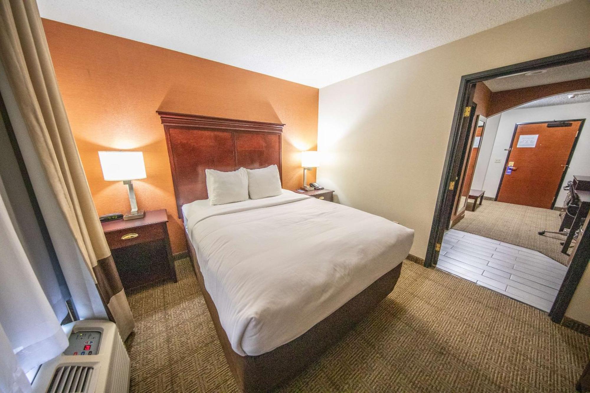 Comfort Inn & Suites Hutchinson Kültér fotó